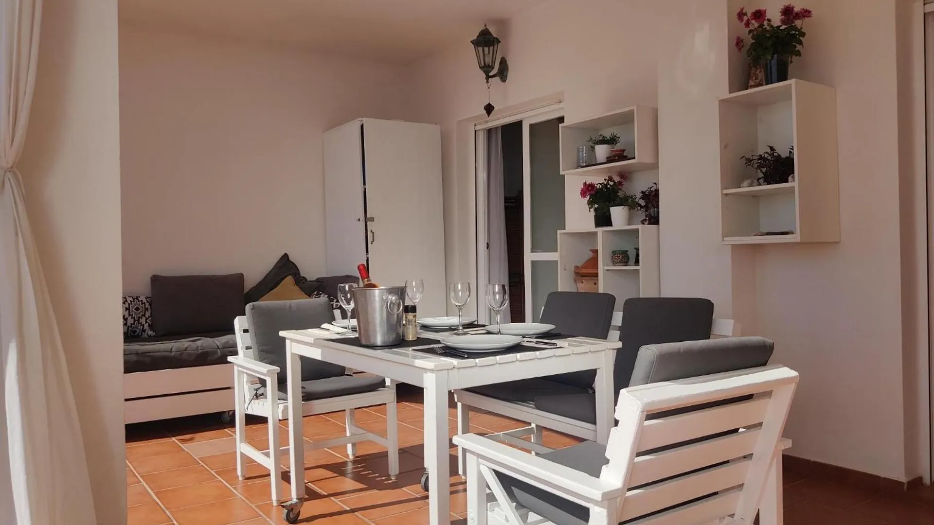Cosy 1 Bed Apt 50M2 Terrace 베날마데나코스타 0*,  스페인