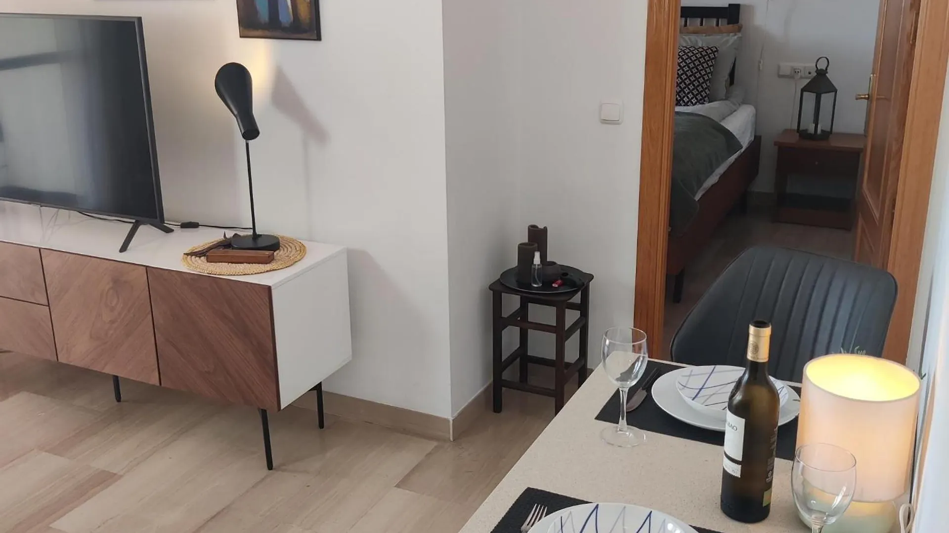 公寓 Cosy 1 Bed Apt 50M2 Terrace 贝纳尔马德纳